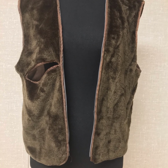 LEATHER TECH VEST SIZE SMALL - Picture 2 of 6